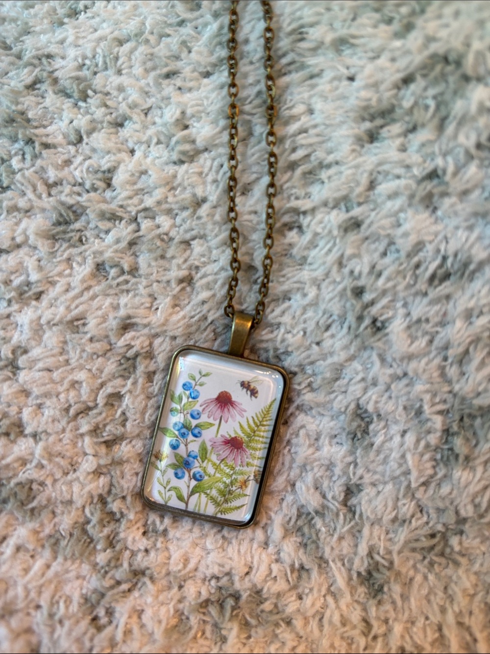 Botanical Honey Bee and Flower Garden Pendant Necklace NWT 18-20” Brass